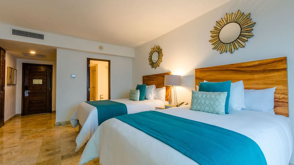 deluxe-room-double-bed-03_wide