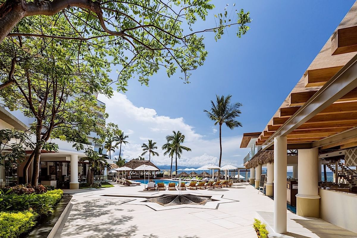 villa-premiere-fountain-pool-view