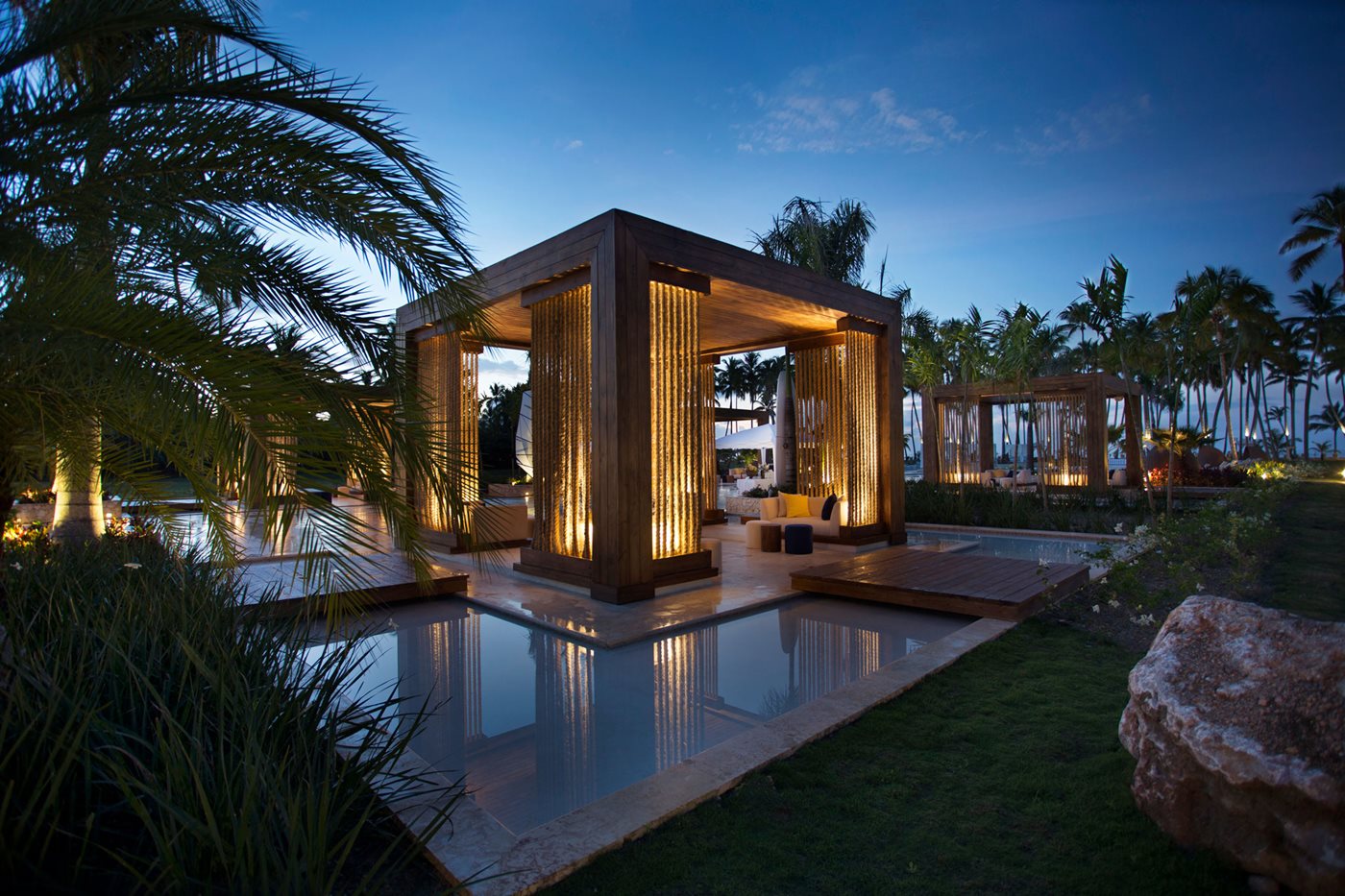 AZS-Viva-Wyndham-V-Samana-Grounds-003