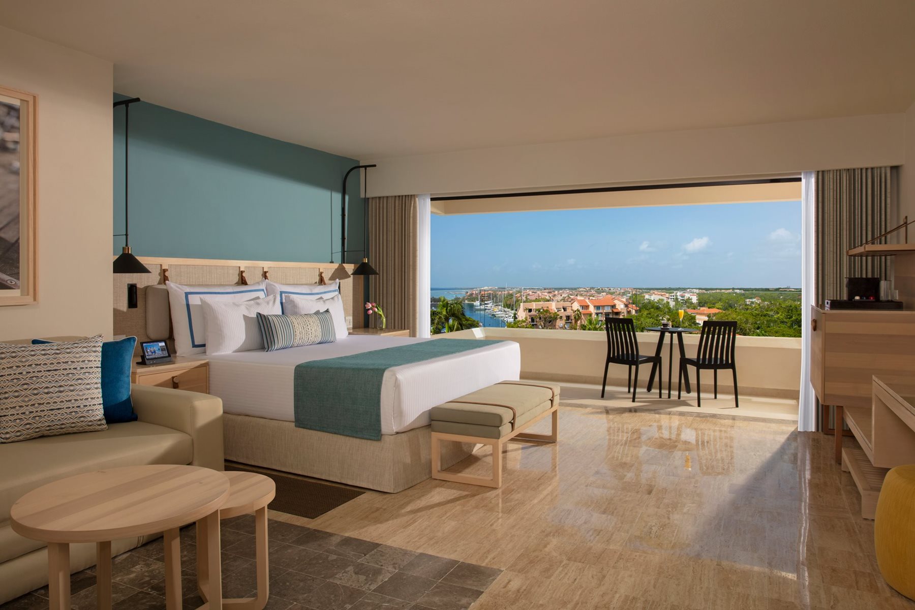 RIV-Dreams-Aventuras-Riviera-Maya-Room-Deluxe-Marina-King-001