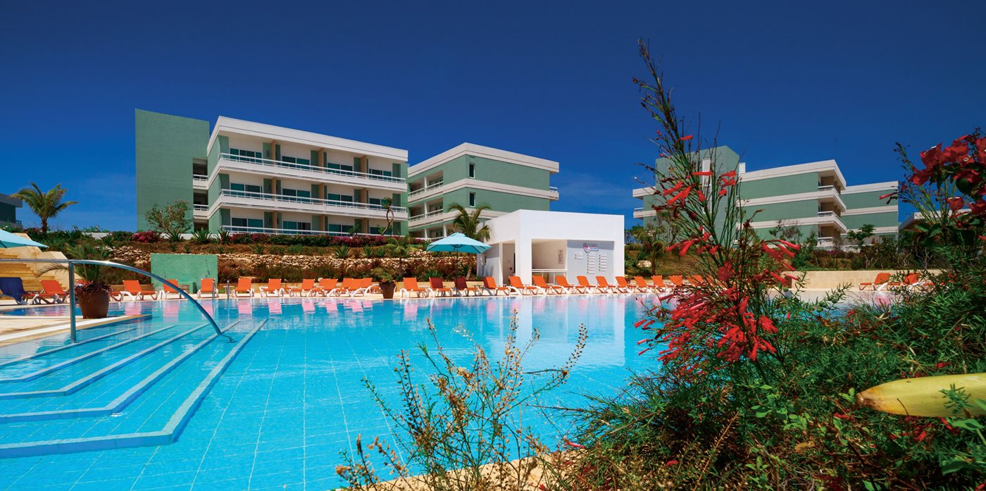 SNU-Dhawa-Santa-Maria-Pool-001 (1)