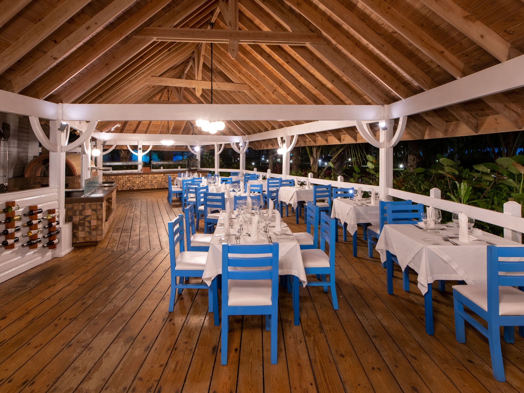 Viva-Wyndham-V-Restaurant-004-Mediterraneas
