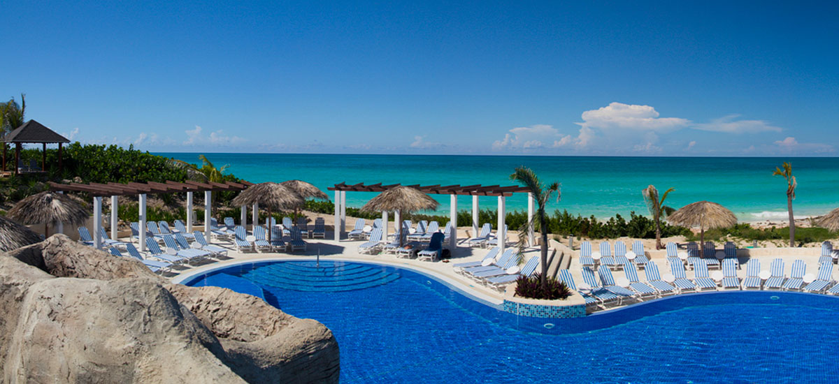 piscine--be-live-collection-cayo-santa-maria