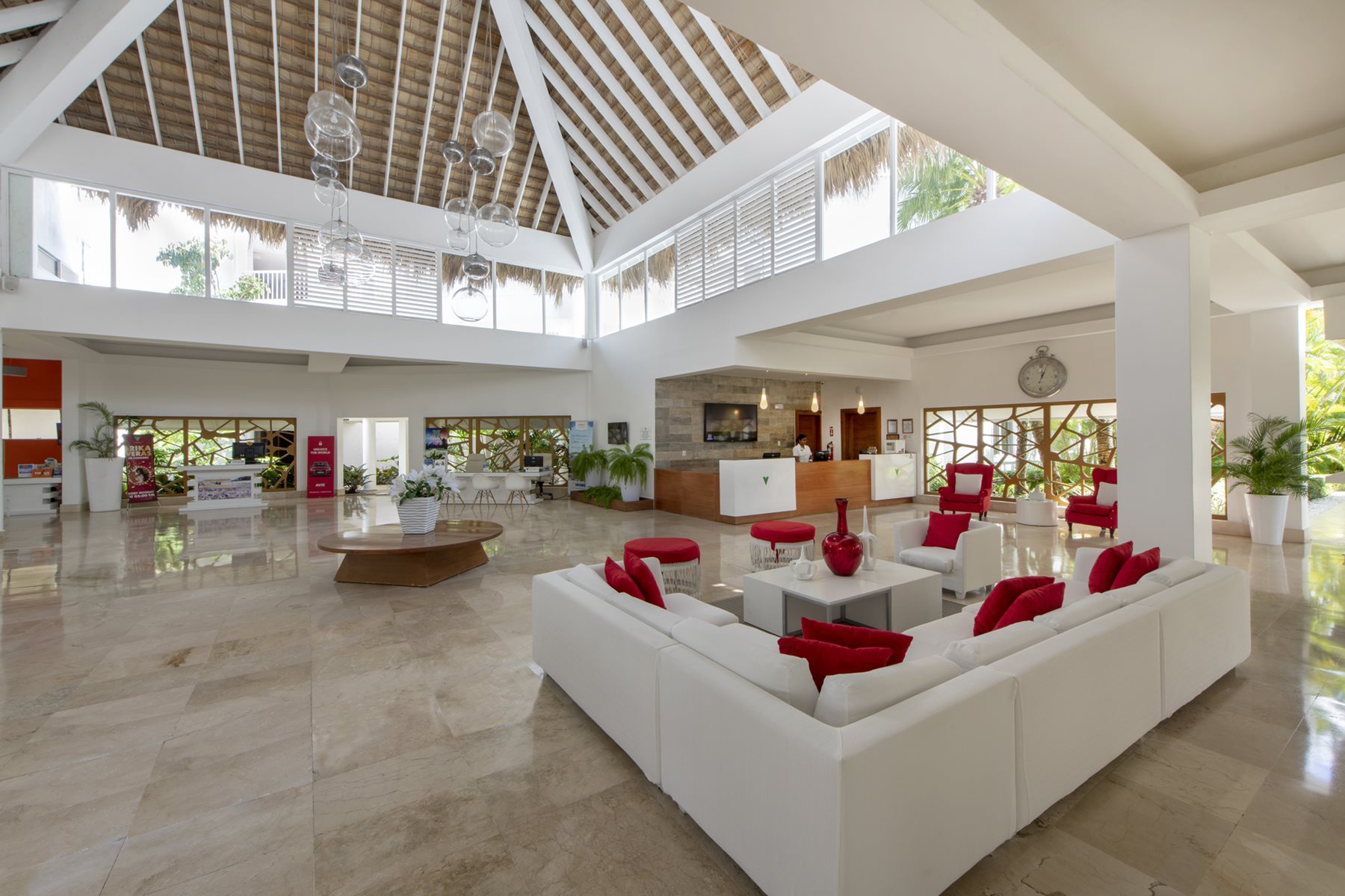 pop-viva-wyndham-v-heaven-lobby-01