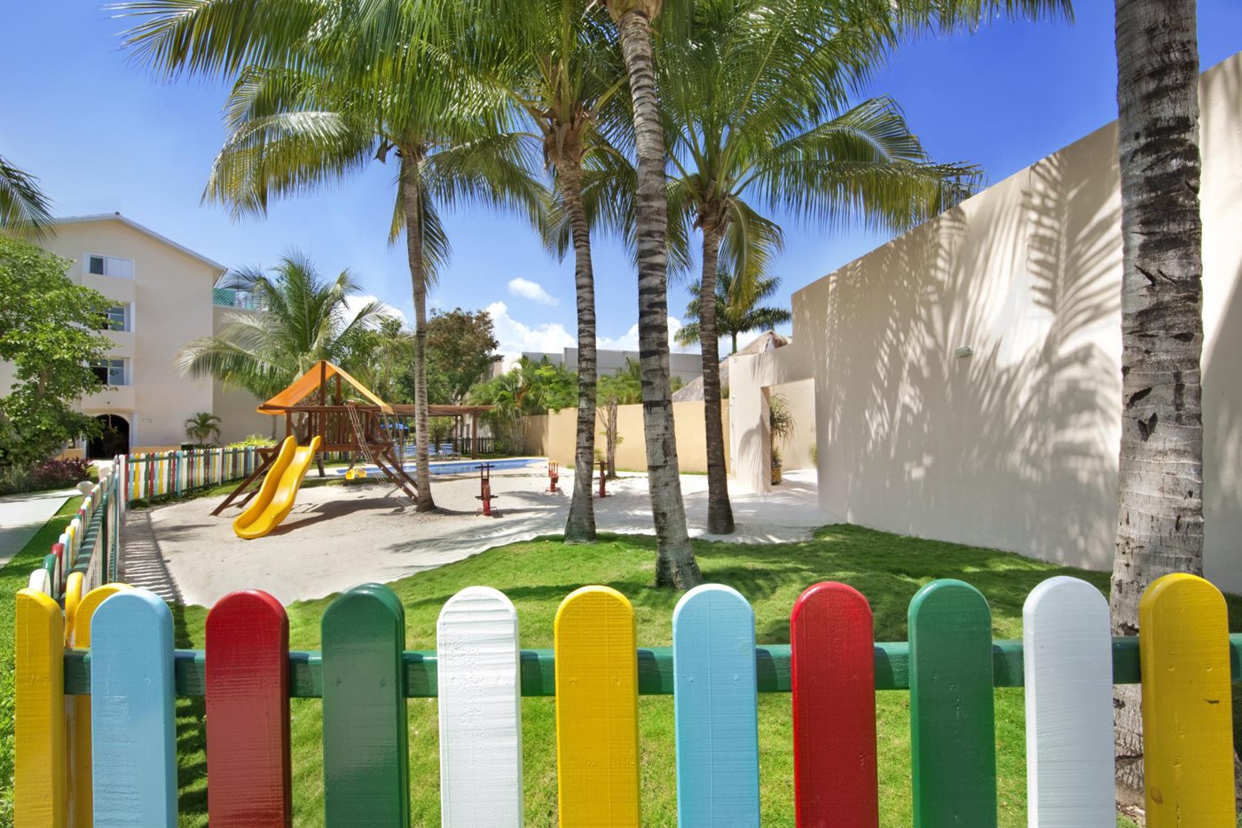 riv-viva-wynd-maya-kids-club-02