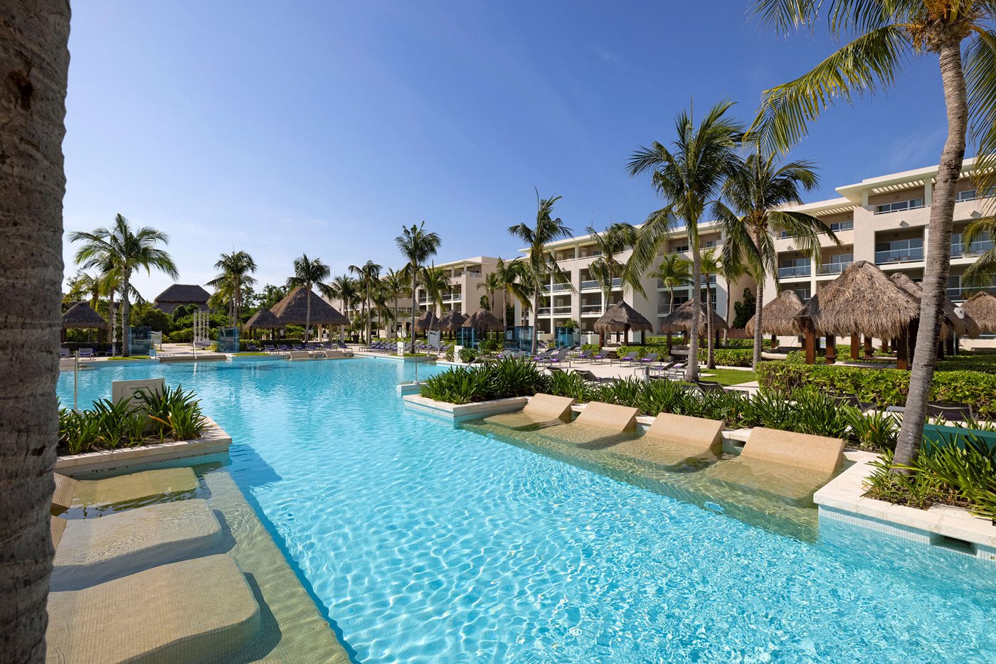 RIV-Paradisus-La-Perla-Pool-002