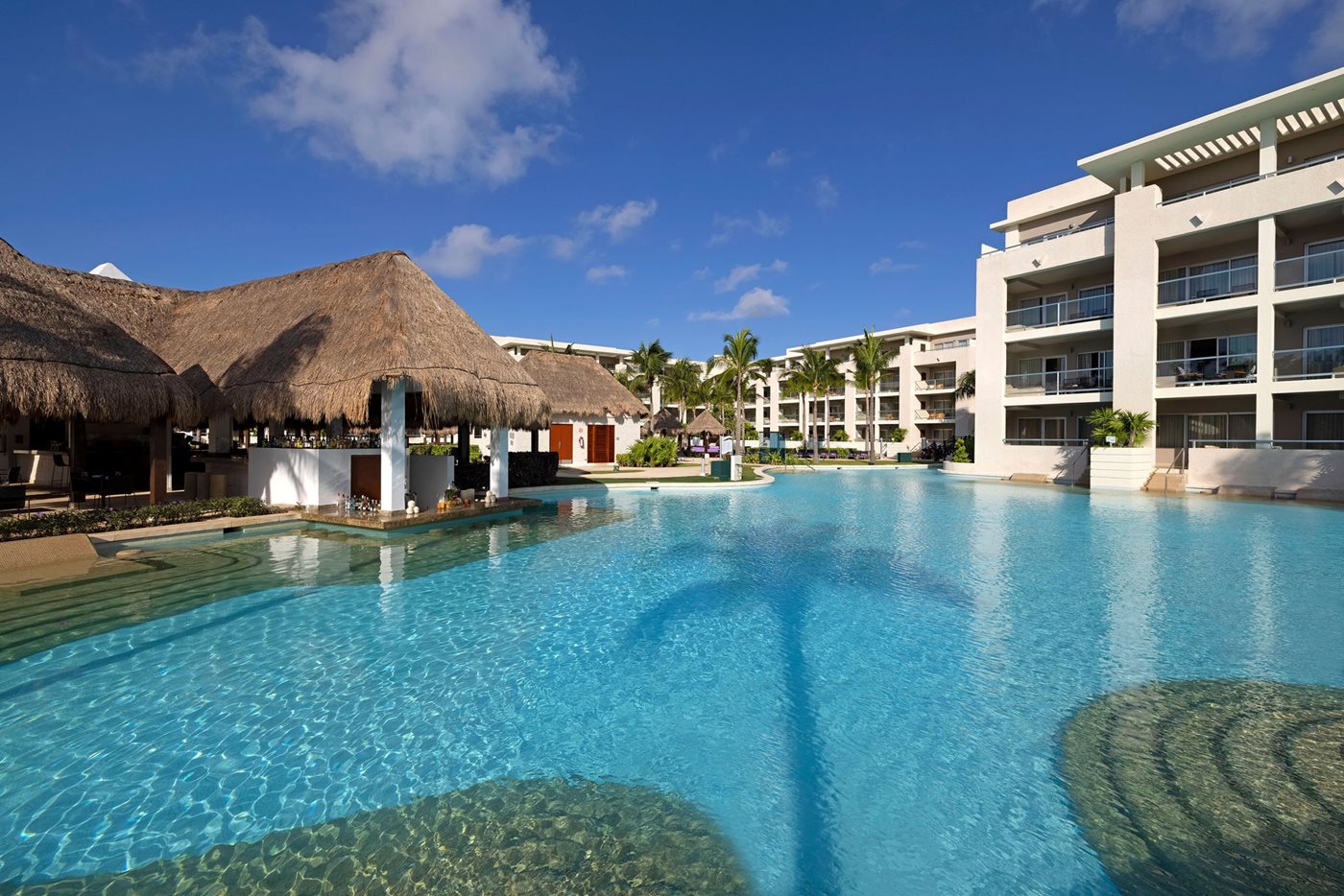 RIV-Paradisus-Playa-del-Carmen-Main-Pool-002