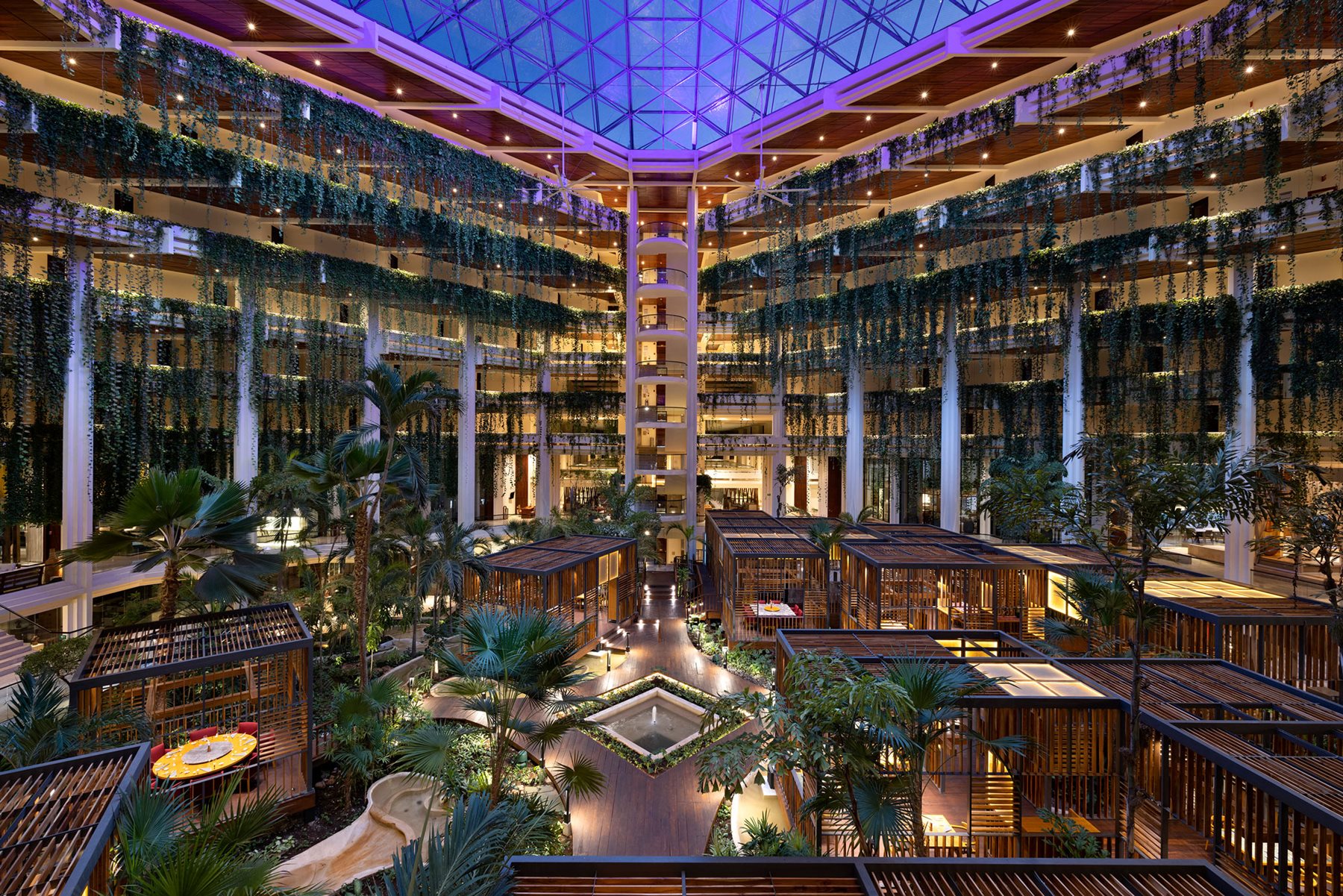 CUN-Paradisus-Cancun-Main-Atrium-01