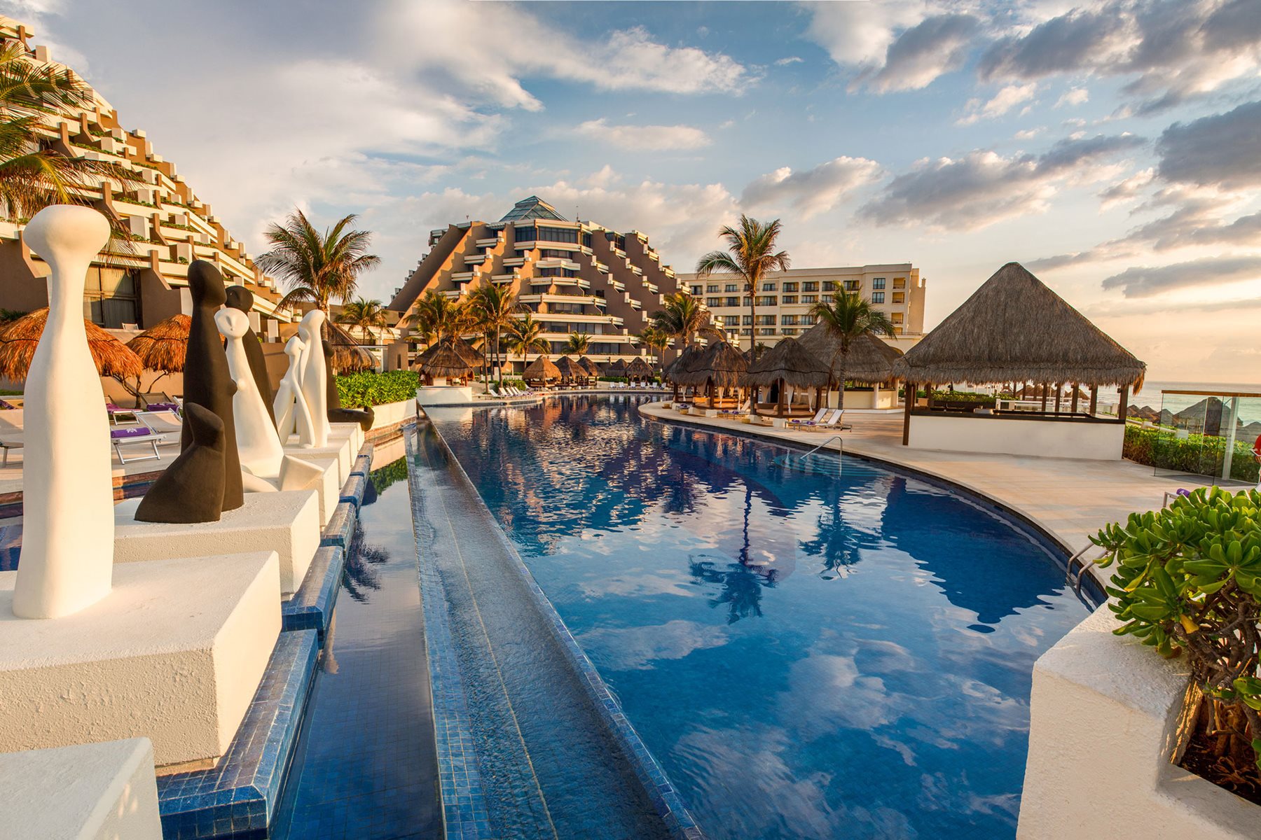 CUN-Paradisus-Cancun-The-Reserve-Adults-Pool-01