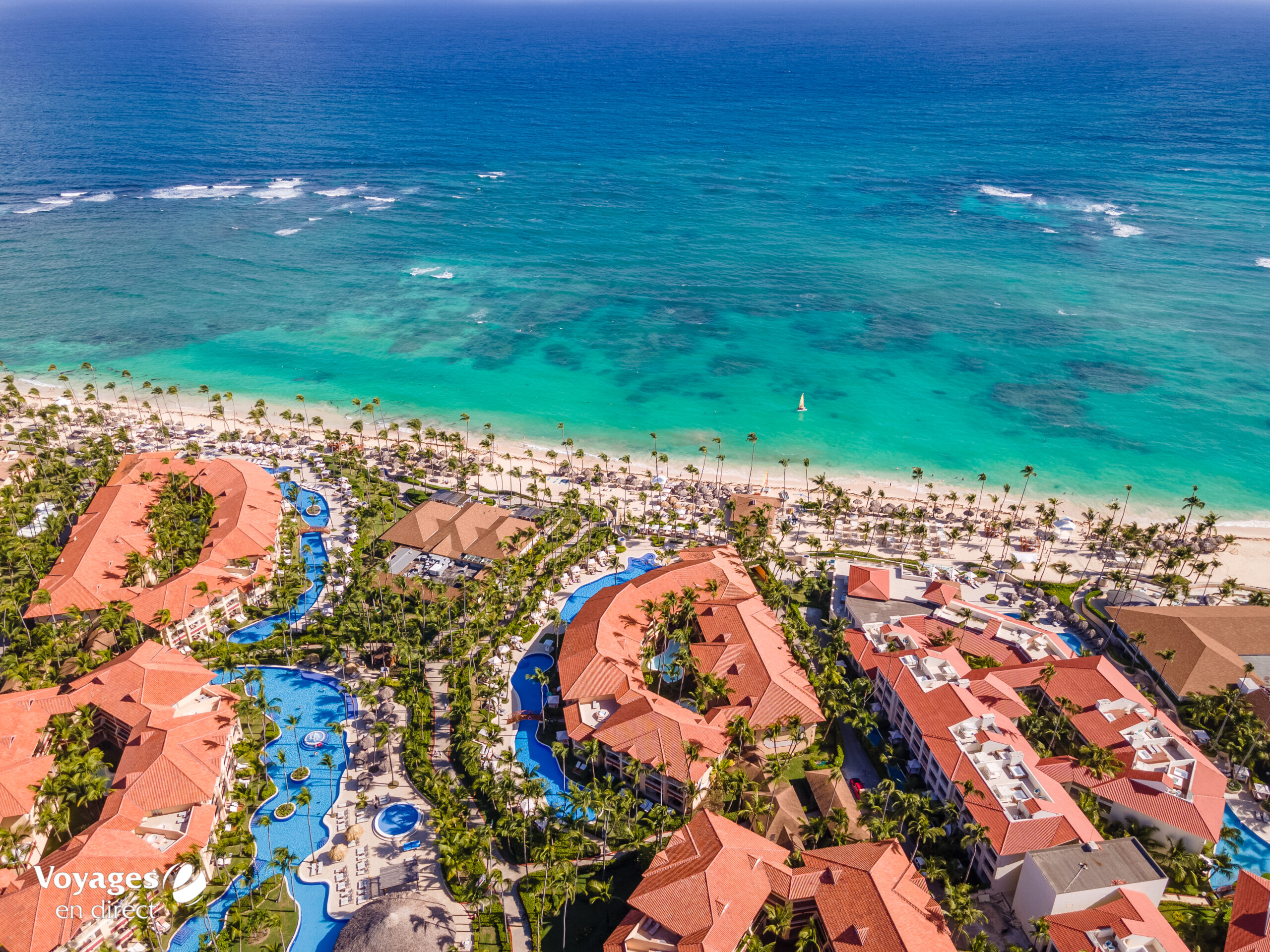 Vue aérienne du Majestic Elegance Punta Cana sur la plage de Bavaro