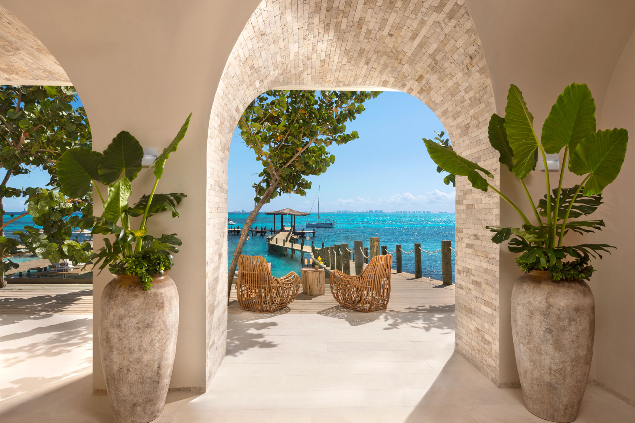 Impressions-Secrets-Isla-Mujeres-202311-CUNISS-12_Yacht-Welcome-Lounge