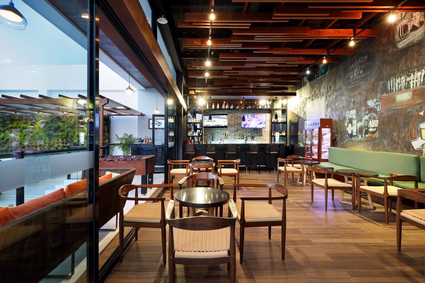 PUJ-TRS-Cap-Cana-Bar-Xtra-Time-001