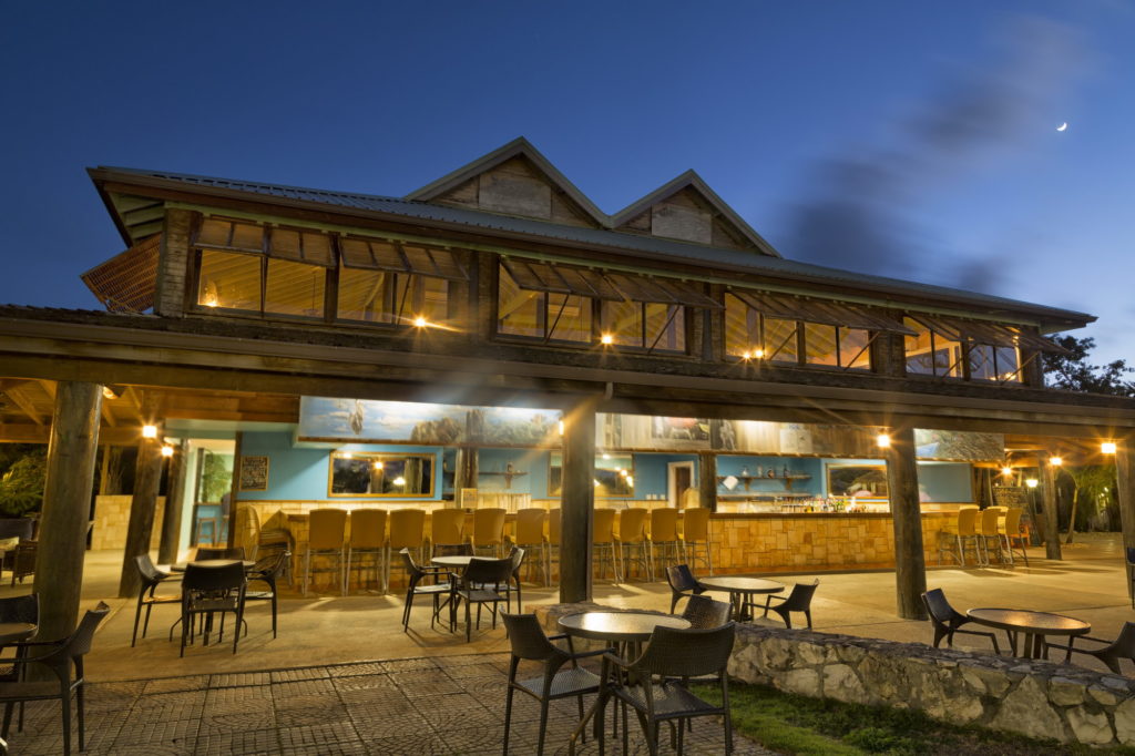 main_bar_the_verandah_spa_and_resort_antigua_03-1024x682