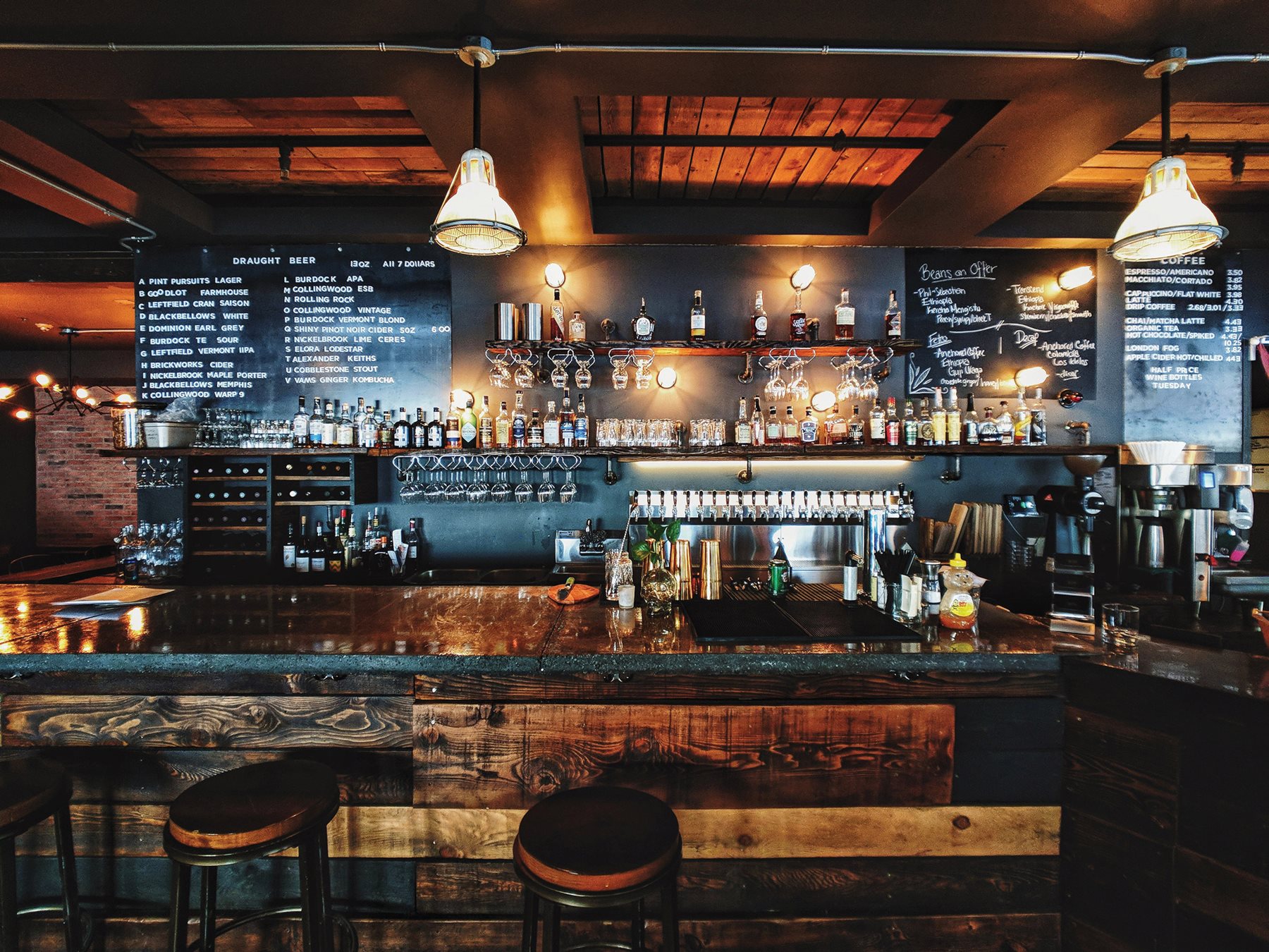 puj-falcon-resto-sports-bar-01
