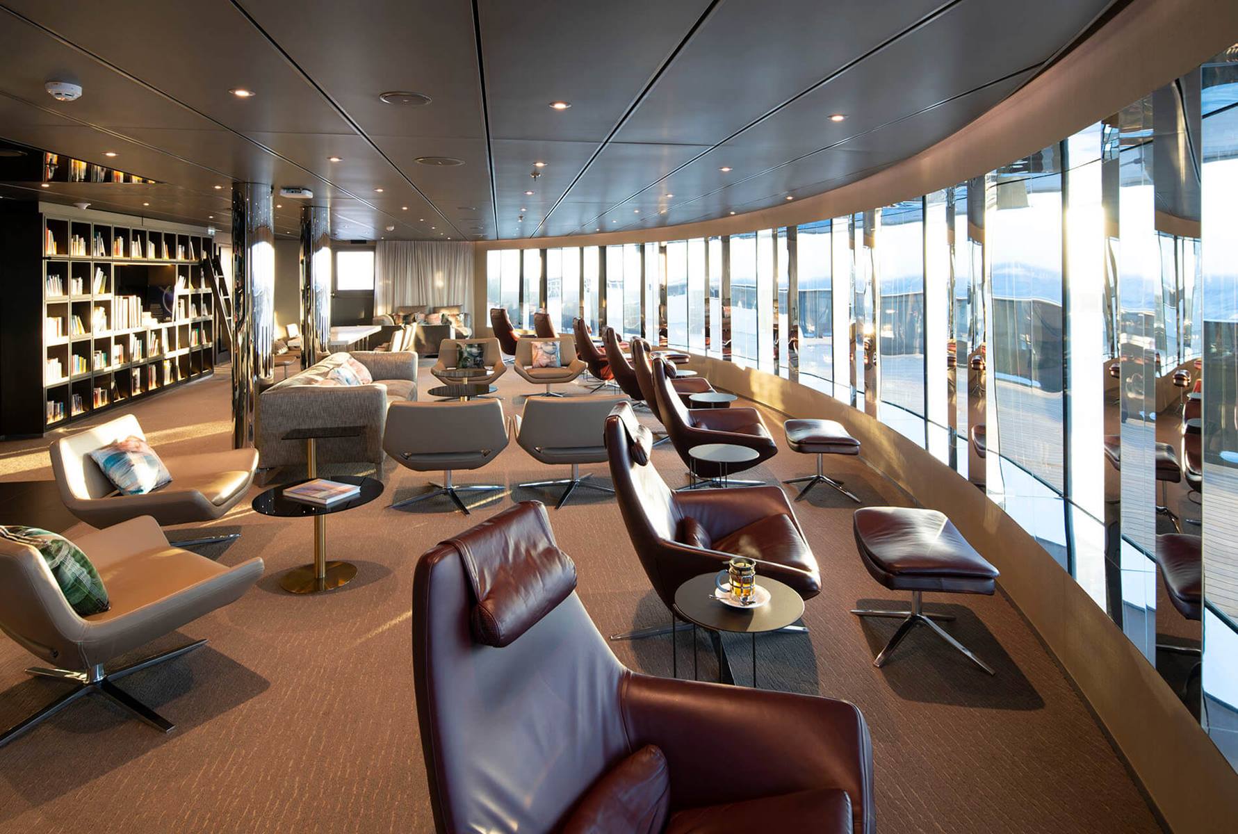 SE-Observation-Lounge-and-Library-0171920x1280-MAA9727
