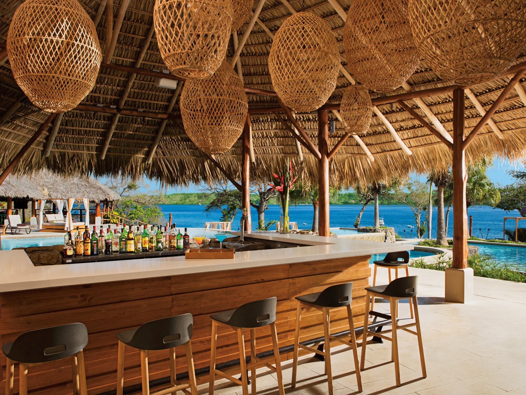 Secrets-Papagayo-Bar-002-Manatees