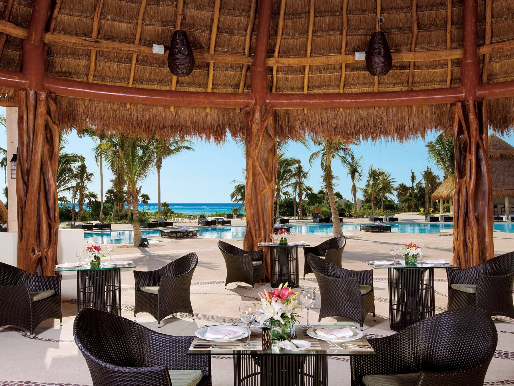 riv-secrets-maroma-beach-resto-seaside-01.jpg